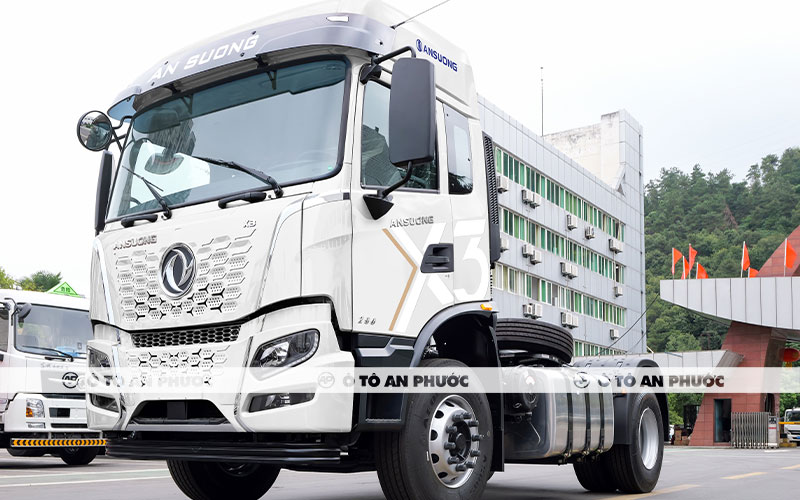 Ngoại thất xe đầu kéo Dongfeng X3