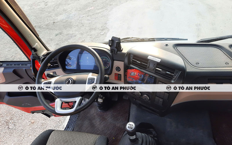 Nội thất đầu kéo Dongfeng X3