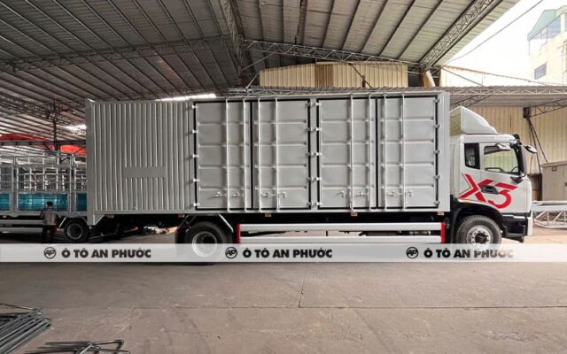 Dongfeng X3 180L thùng kín container