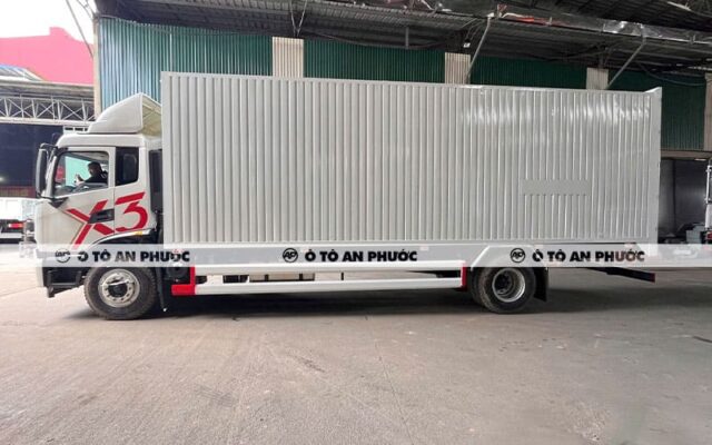 Dongfeng X3 180L thùng kín container