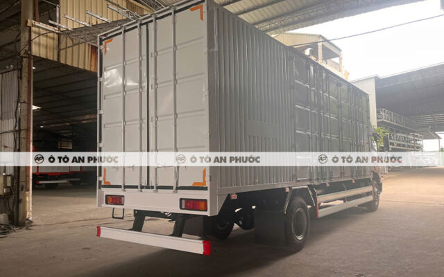 Dongfeng X3 180L thùng kín container