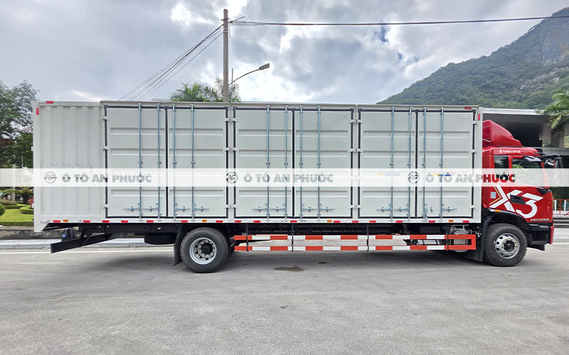 Dongfeng X3 180HP thùng container 10m