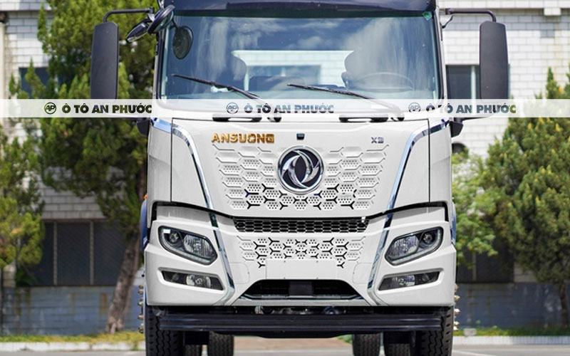 Ngoại thất Dongfeng X3 thùng container 10m