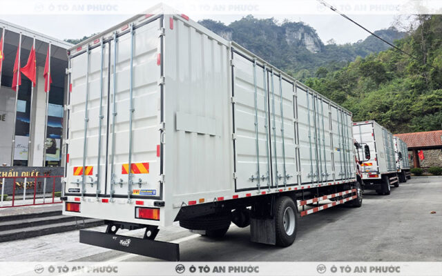 Dongfeng X3 thùng container 10m