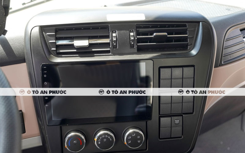 Nội thất Dongfeng X3 thùng mui bạt