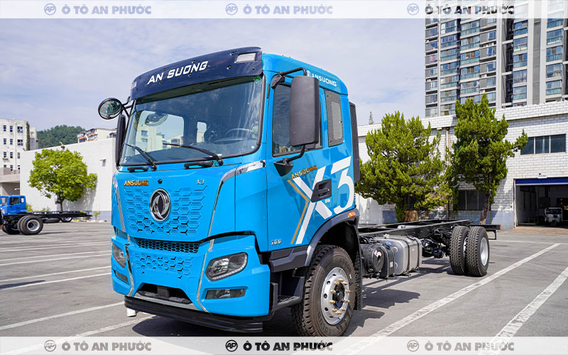 Ngoại thất Dongfeng X3 thùng mui bạt 8m3