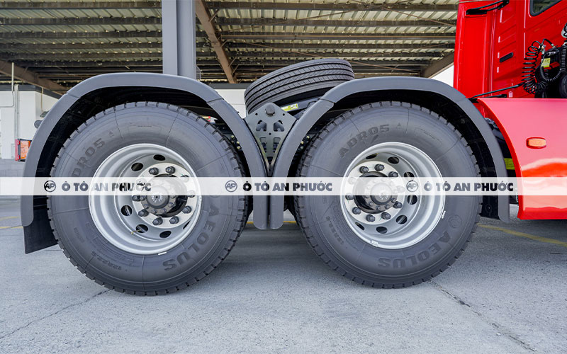 Ngoại thất Dongfeng X9 490HP