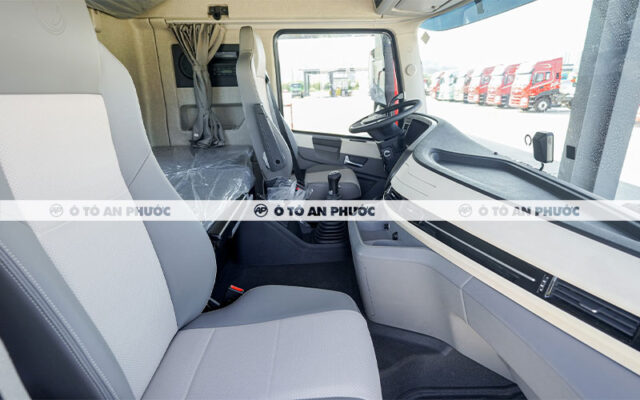 Nội thất Dongfeng X9 490HP