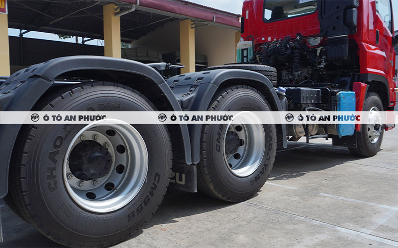 Ngoại thất Isuzu Giga 380