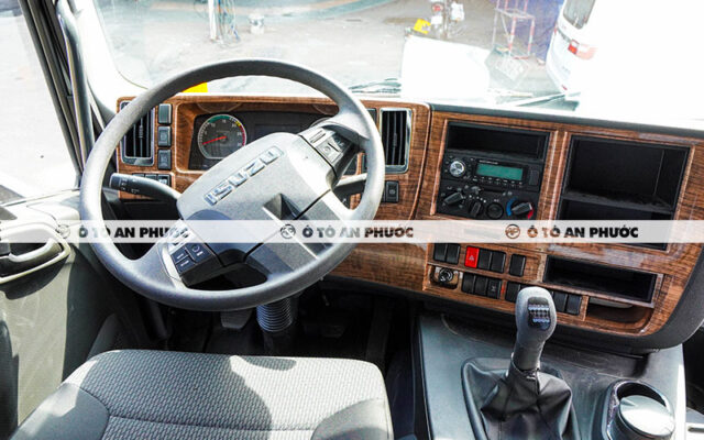 Nội thất Isuzu Giga 380HP