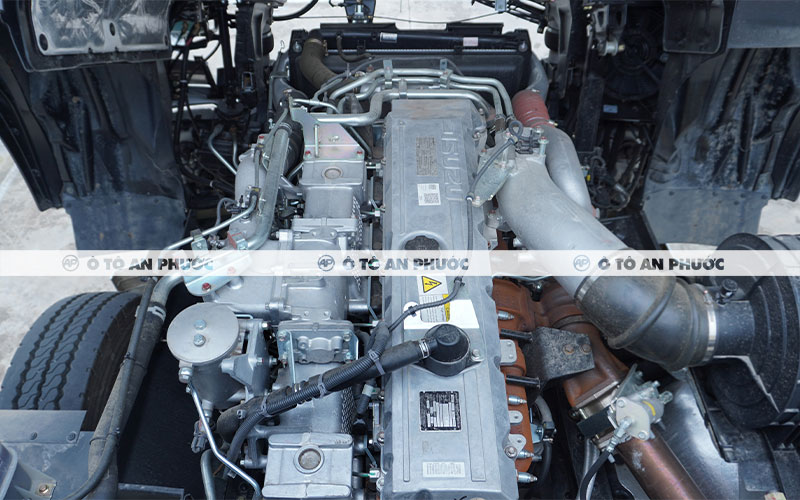 Động cơ Isuzu Giga 420HP