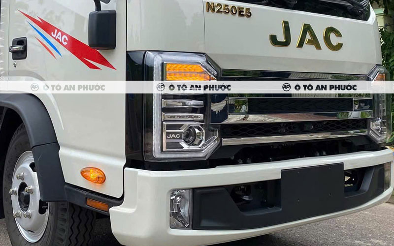 Ngoại thất xe Jac N250S Pro E5