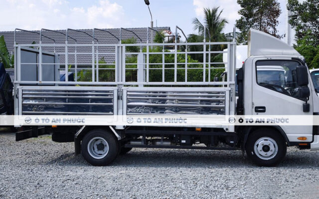 Xe tải 2T5 Jac N250S Pro E5 thùng mui bạt