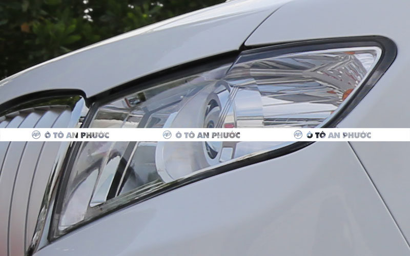 Ngoại thất SRM X30i 2 chỗ