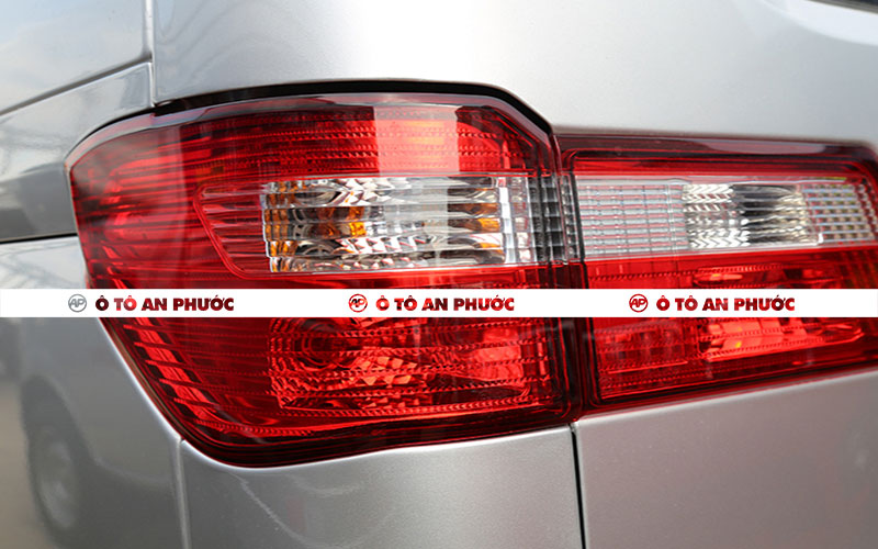 Ngoại thất SRM X30i 2 chỗ