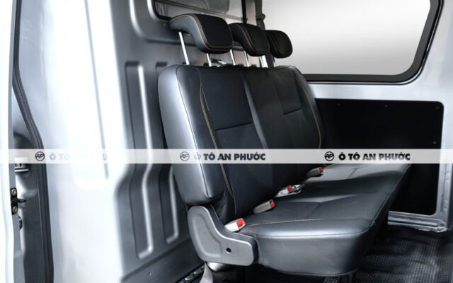 Nội thất Tera V8 5 chỗ