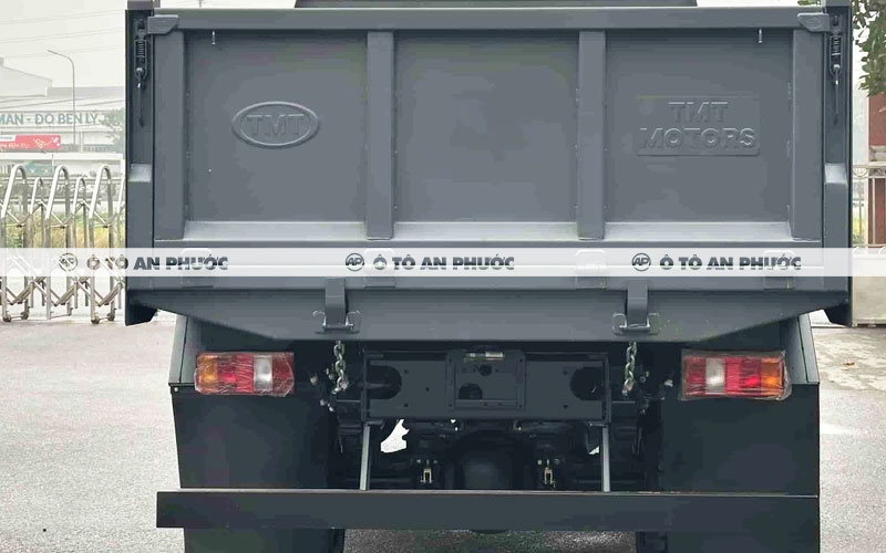 Ngoại thất TMT Sinotruk 7.5 tấn