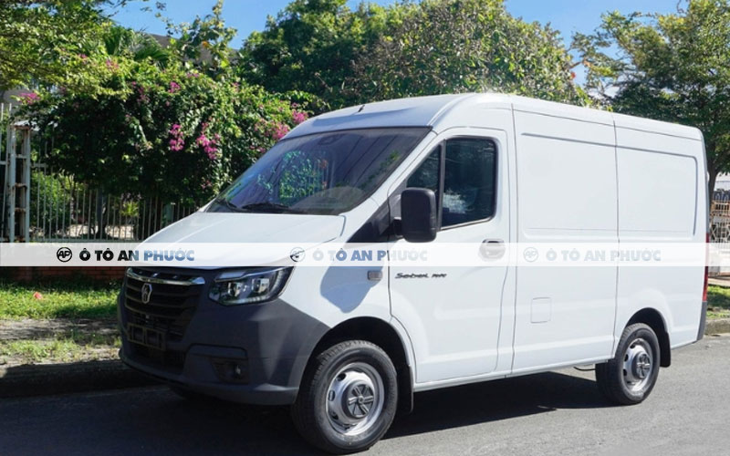 Ngoại thất van Gaz Sobol 3 chỗ