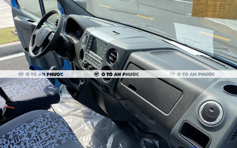 Nội thất van Gaz Sobol 6 chỗ