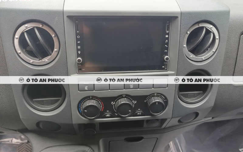 Nội thất van Gaz Sobol 6 chỗ