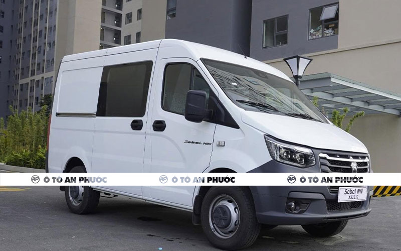 Xe van Gaz Sobol 6 chỗ