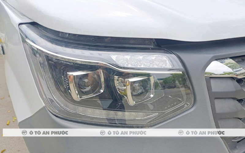 Ngoại thất van Gaz Sobol 6 chỗ