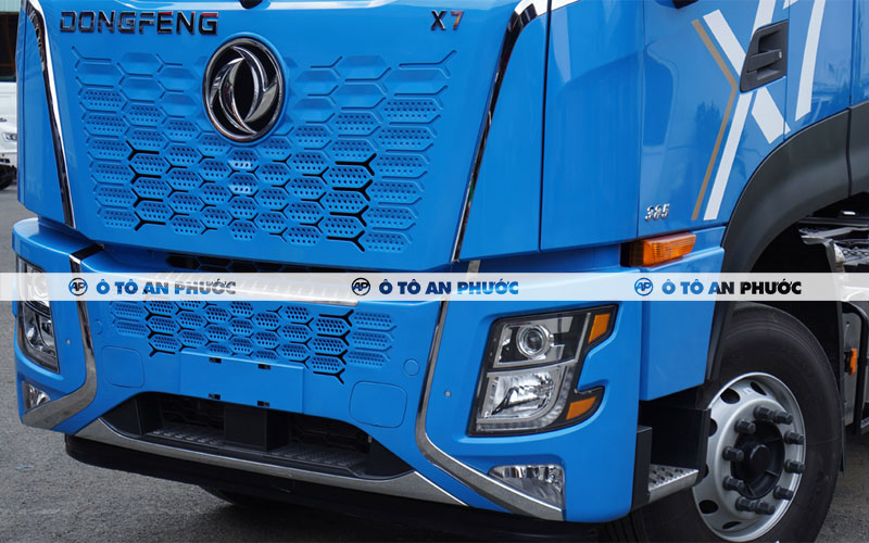 Ngoại thất đầu kéo Dongfeng X7