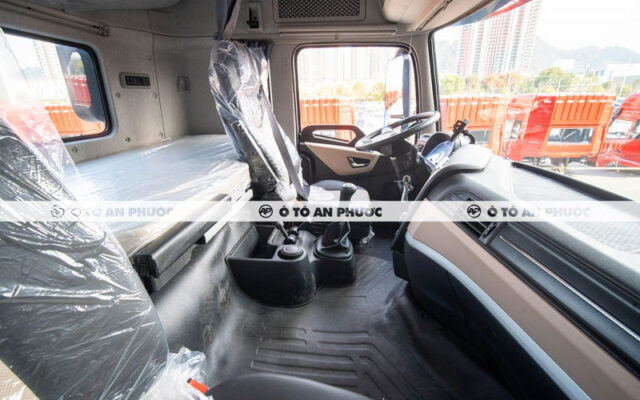 Nội thất xe đầu kéo Dongfeng x7