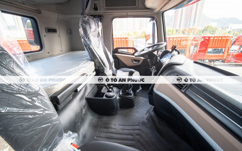 Nội thất xe đầu kéo Dongfeng x7