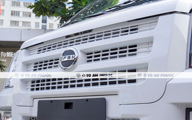 Ngoại thất xe tải van DFSK C35 5 chỗ