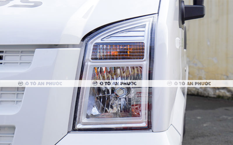 Ngoại thất xe tải van DFSK C35 5 chỗ