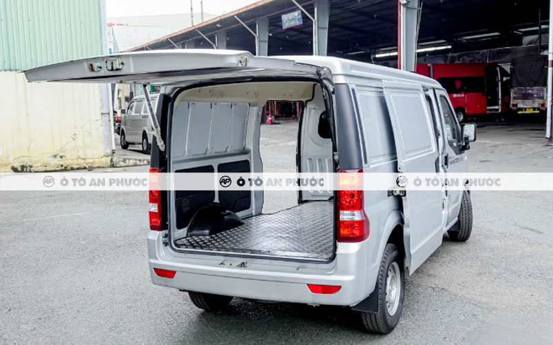 Ngoại thất xe tải van DFSK C35 2 chỗ