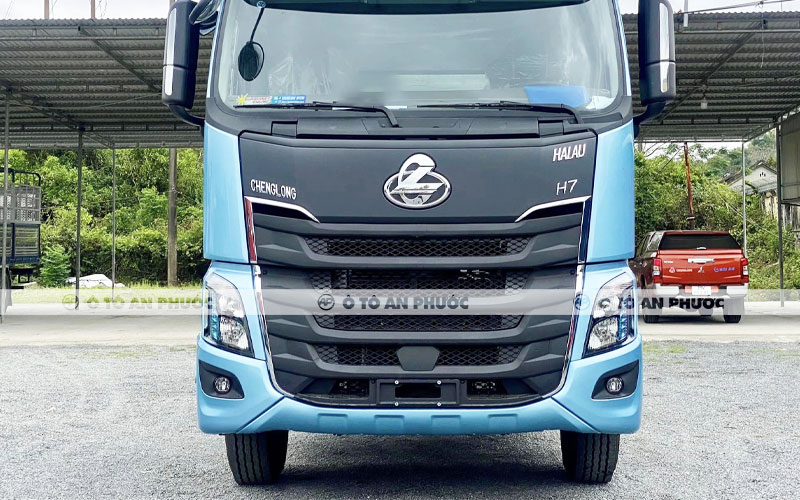 Ngoại thất xe đầu kéo Chenglong H7 420