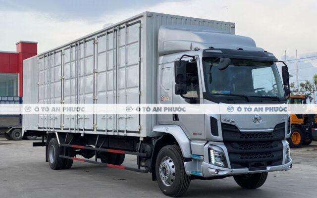 Xe tải 8 tấn Chenglong M3 thùng kín