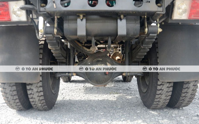 Khung gầm xe Chiến Thắng 2T35