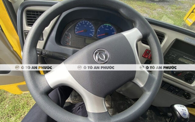 Nội thất xe tải 8 tấn Dongfeng B180