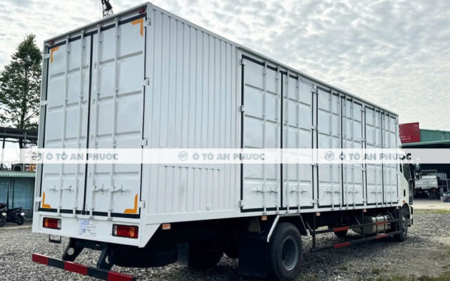 Faw J6L thùng container