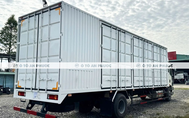 Faw J6L thùng container