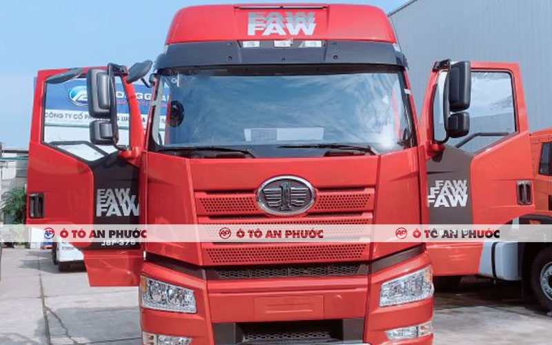 Ngoại thất đầu kéo Faw J6P 375HP