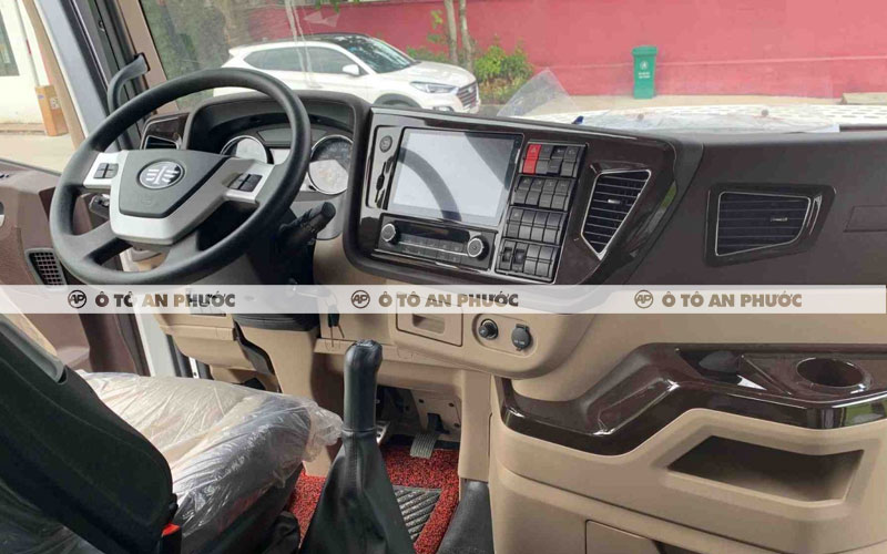 Nội thất đầu kéo Faw JH6