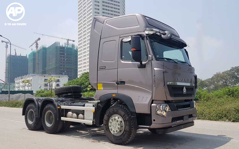 Giá xe đầu kéo Howo A7