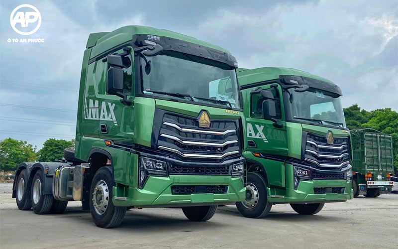 Giá xe đầu kéo Howo Max