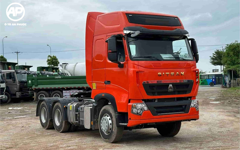 Giá xe đầu kéo Howo Sitrak T7H