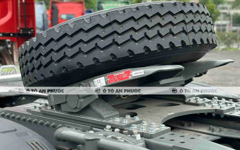 Mâm kéo JOST đầu kéo Howo Max 2 chân