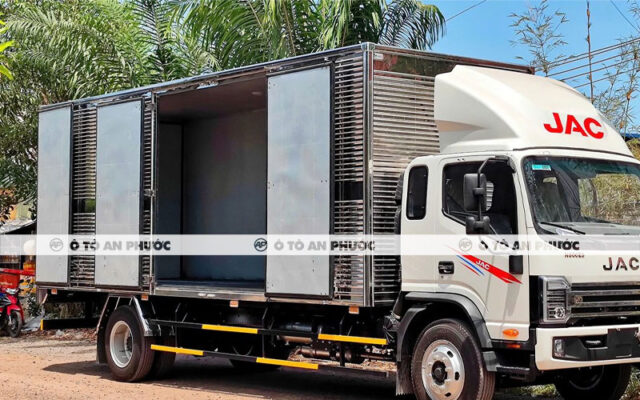 xe jac 9 tấn N900 Plus thùng kín