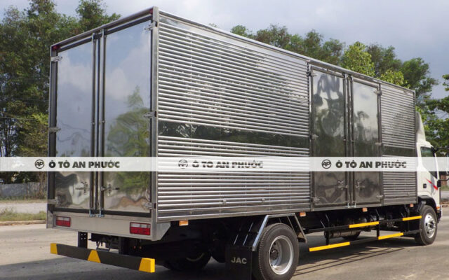 xe jac 9 tấn N900 Plus thùng kín