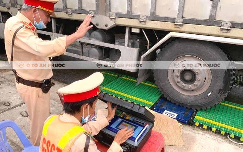 Mức phạt chở hàng quá tải