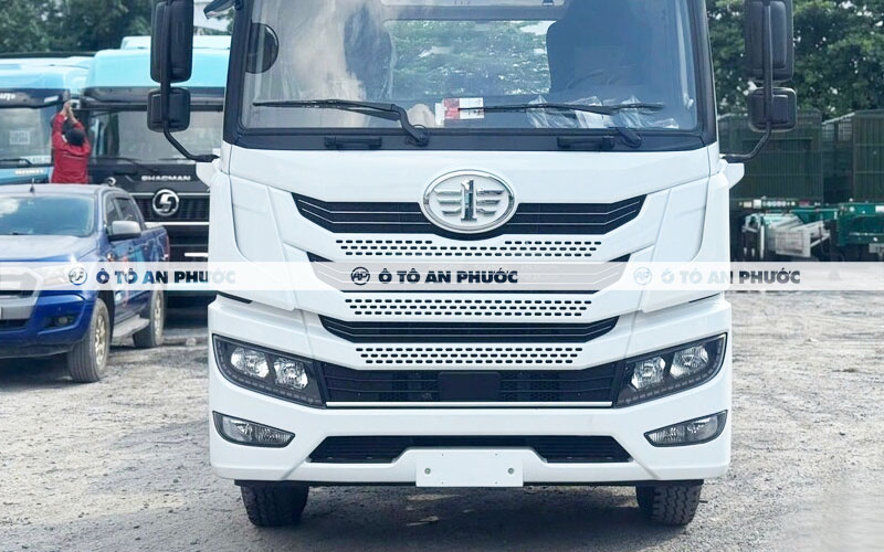 Ngoại thất xe đầu kéo Faw 1 cầu JH5