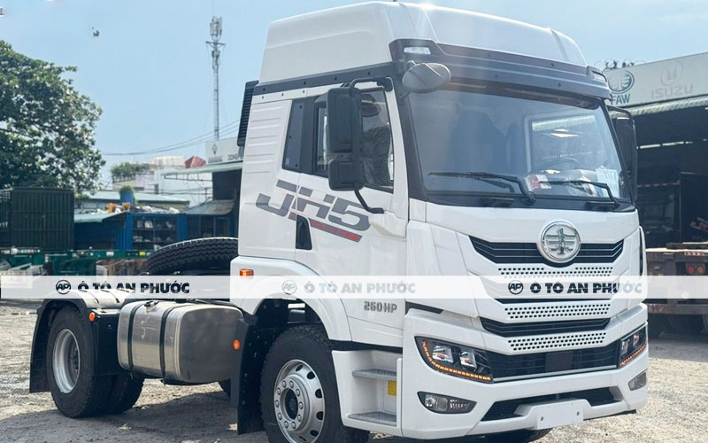 Ngoại thất xe đầu kéo Faw 1 cầu JH5