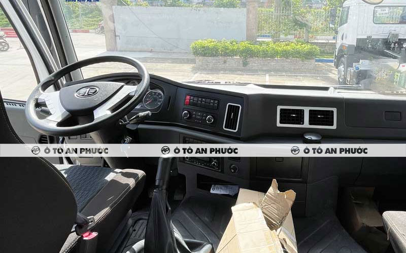 Nội thất xe đầu kéo Faw 1 cầu JH5 260HP